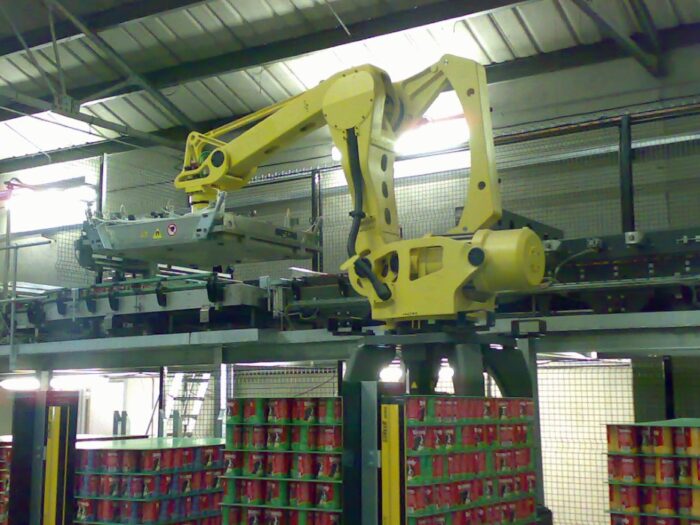Multi flavour robotic de-palletiser